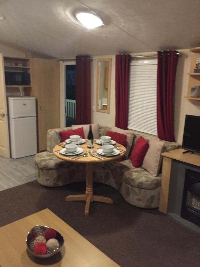 Calypso Hot Tub Breaks Tattershall Lakes Pet Friendly Екстериор снимка