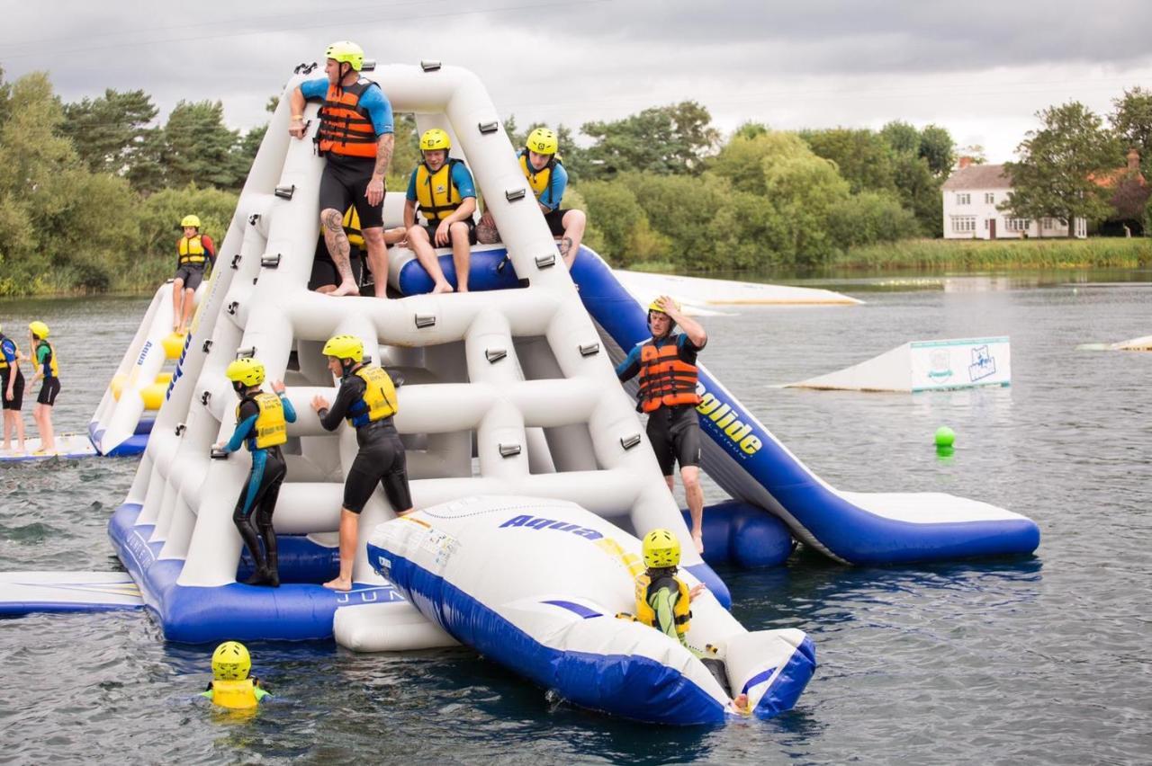Calypso Hot Tub Breaks Tattershall Lakes Pet Friendly Екстериор снимка