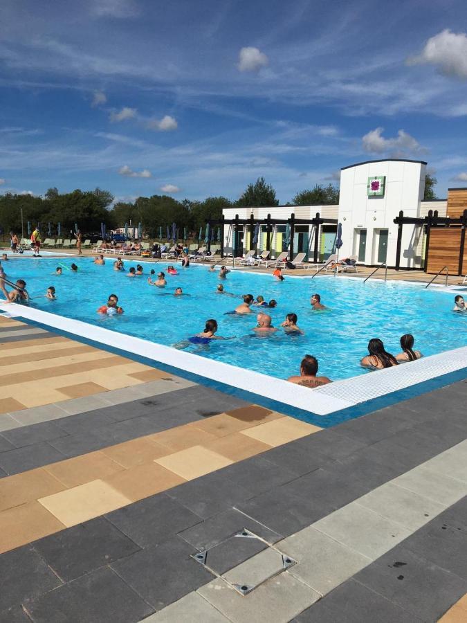 Calypso Hot Tub Breaks Tattershall Lakes Pet Friendly Екстериор снимка