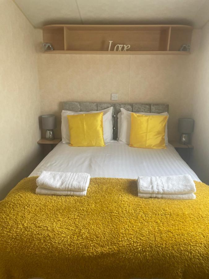 Calypso Hot Tub Breaks Tattershall Lakes Pet Friendly Екстериор снимка