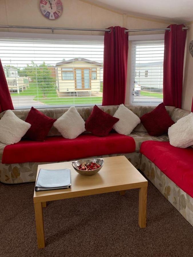 Calypso Hot Tub Breaks Tattershall Lakes Pet Friendly Екстериор снимка